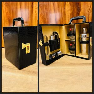 Mini Portable Black Leather Bar set